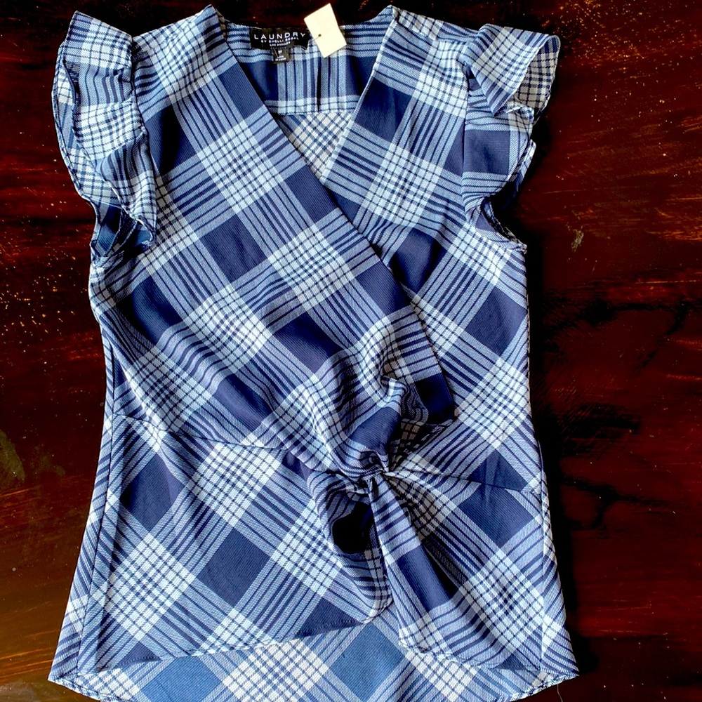 NWT❣️Navy Plaid top
